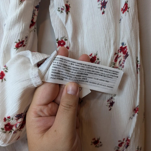 Hollister White Floral Red Button Down Square Flowy Cropped Top Women XS - Picture 8 of 10